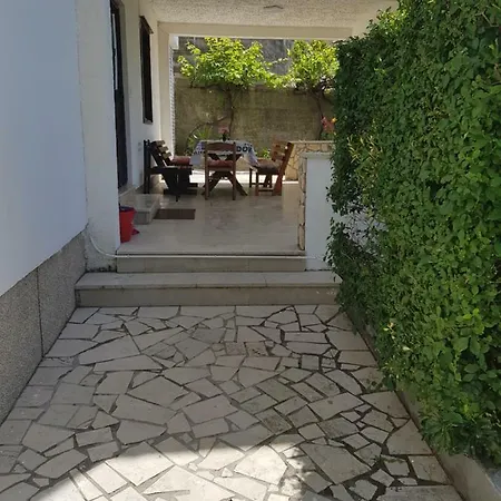 Apartment Valeria Lopar