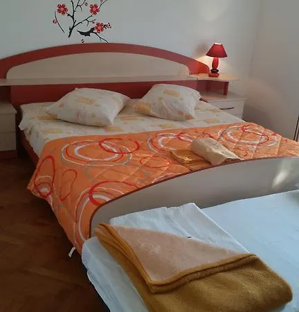 Apartment Valeria *
